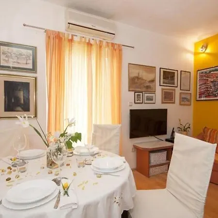 Apartamento Kalajzic- One-bedroom With Terrace St Pucisca